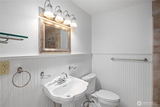 6067 S Campbell Lake Road, Anacortes, WA 98221
