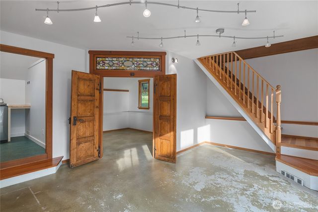 6067 S Campbell Lake Road, Anacortes, WA 98221