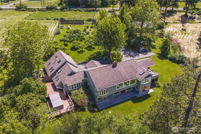 6067 S Campbell Lake Road, Anacortes, WA 98221