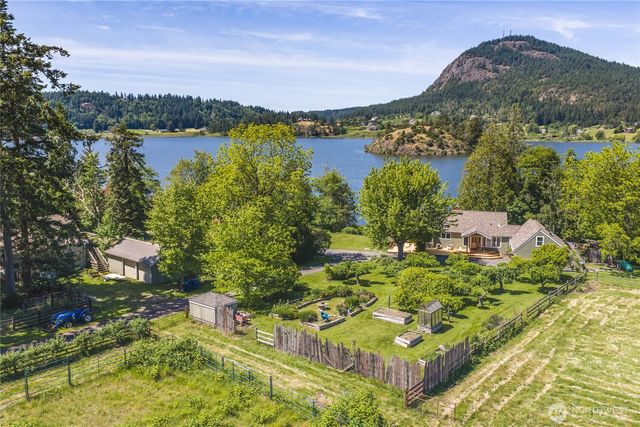6067 S Campbell Lake Road, Anacortes, WA 98221