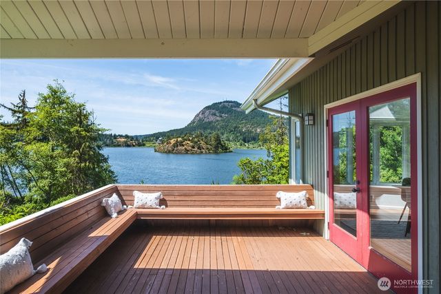 6067 S Campbell Lake Road, Anacortes, WA 98221