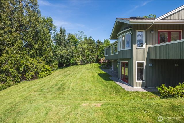 6067 S Campbell Lake Road, Anacortes, WA 98221