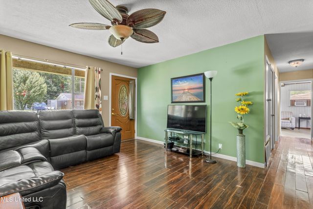 9120 Tammy Lane, Moss Point, MS 39562