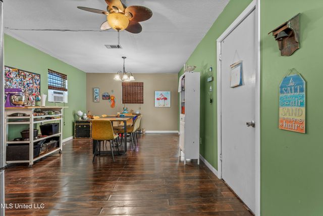 9120 Tammy Lane, Moss Point, MS 39562
