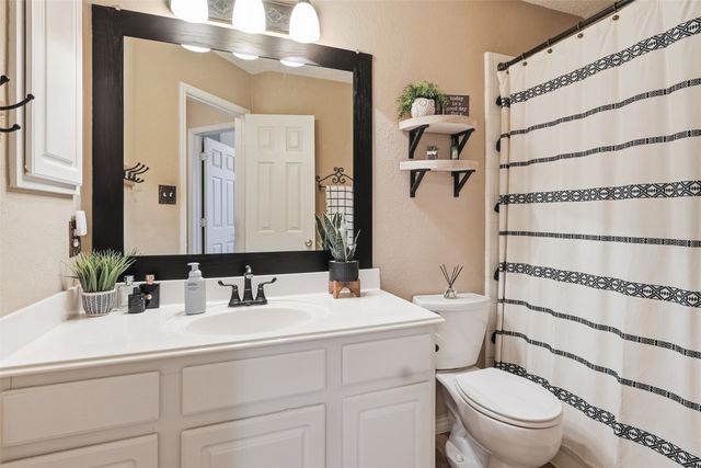 2110 Perry Drive, Mansfield, TX 76063