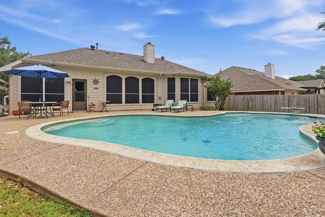 2110 Perry Drive, Mansfield, TX 76063