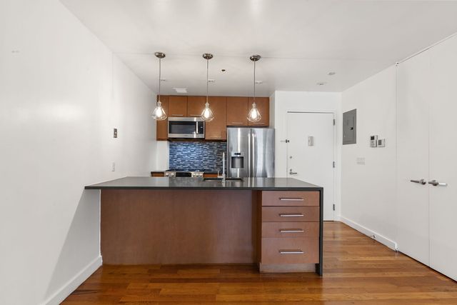330 E 109th St Apt 5B, New York City, NY 10029