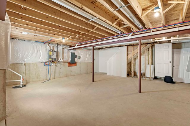 1457 W 72nd Place, Merrillville, IN 46410