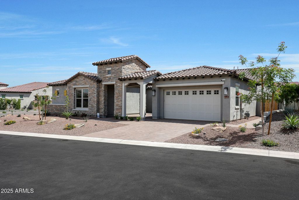 Image 6 of property listing at 20775 W RATTLER Road, Buckeye, AZ 85396