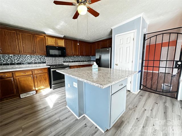 7447 US 64 Highway 2, Morganton, NC 28655