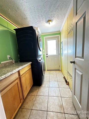 7447 US 64 Highway 2, Morganton, NC 28655