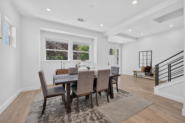 3705 Mackenzie Ln, Carmichael, CA 95608