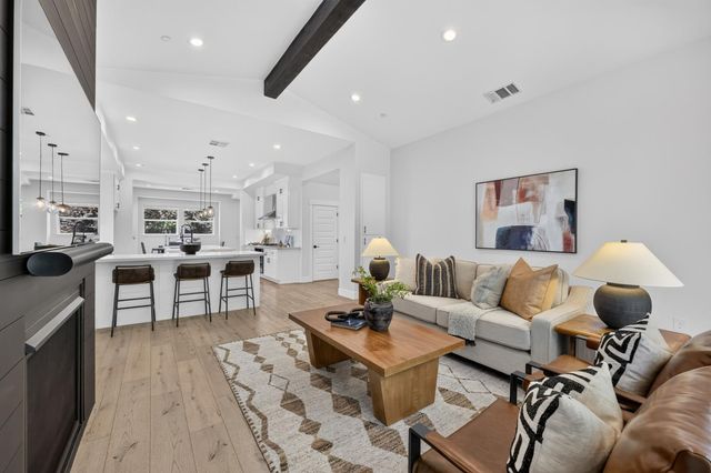 3705 Mackenzie Ln, Carmichael, CA 95608