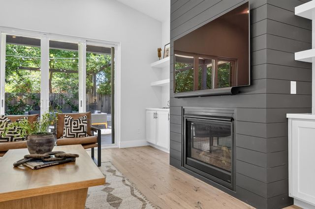 3705 Mackenzie Ln, Carmichael, CA 95608