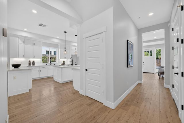 3705 Mackenzie Ln, Carmichael, CA 95608