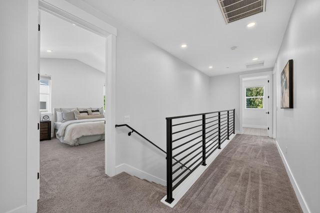 3705 Mackenzie Ln, Carmichael, CA 95608