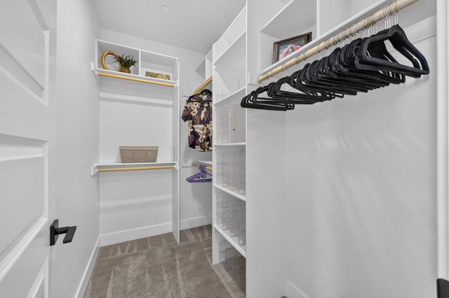 3705 Mackenzie Ln, Carmichael, CA 95608