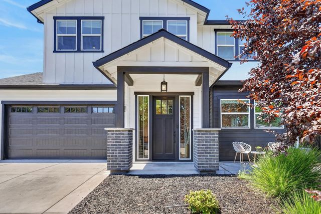 3705 Mackenzie Ln, Carmichael, CA 95608
