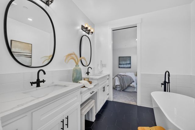 3705 Mackenzie Ln, Carmichael, CA 95608