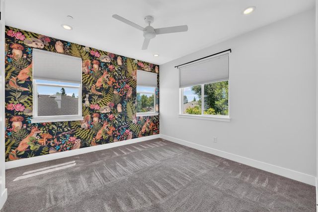 3705 Mackenzie Ln, Carmichael, CA 95608
