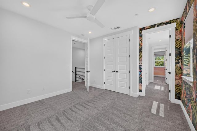 3705 Mackenzie Ln, Carmichael, CA 95608