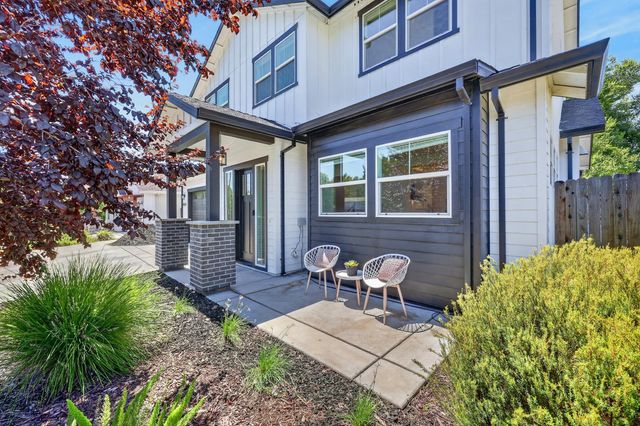 3705 Mackenzie Ln, Carmichael, CA 95608