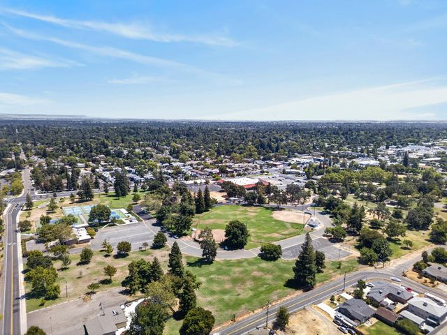 3705 Mackenzie Ln, Carmichael, CA 95608