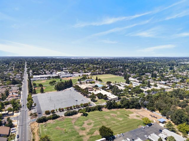 3705 Mackenzie Ln, Carmichael, CA 95608