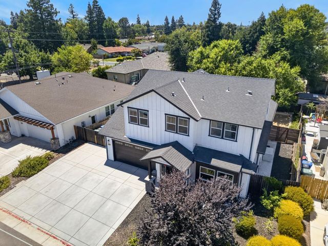 3705 Mackenzie Ln, Carmichael, CA 95608