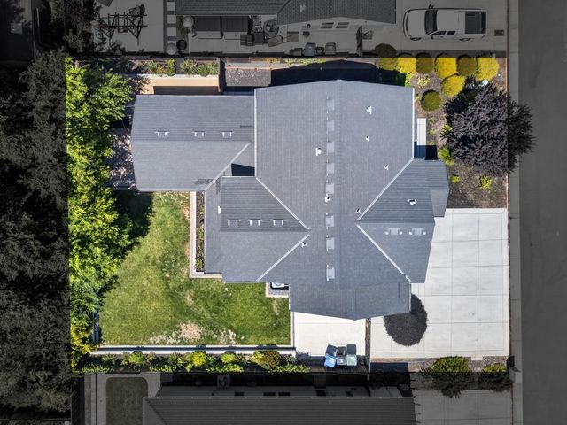 3705 Mackenzie Ln, Carmichael, CA 95608