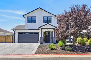 3705 Mackenzie Ln, Carmichael, CA 95608