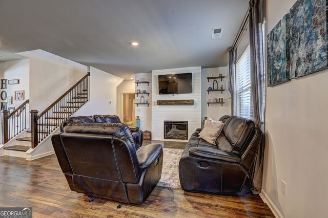 3670 Lilly Brook Drive, Loganville, GA 30052