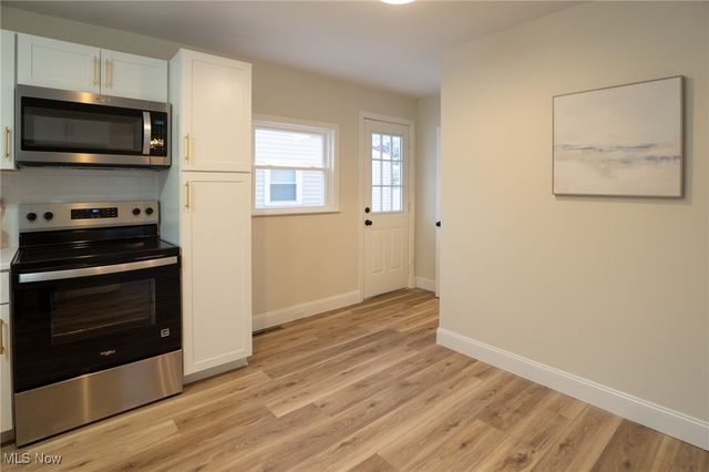 236 Adams Avenue, Cuyahoga Falls, OH 44221