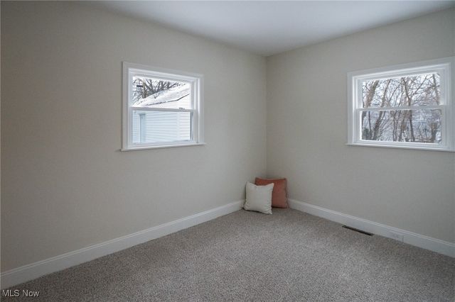 236 Adams Avenue, Cuyahoga Falls, OH 44221