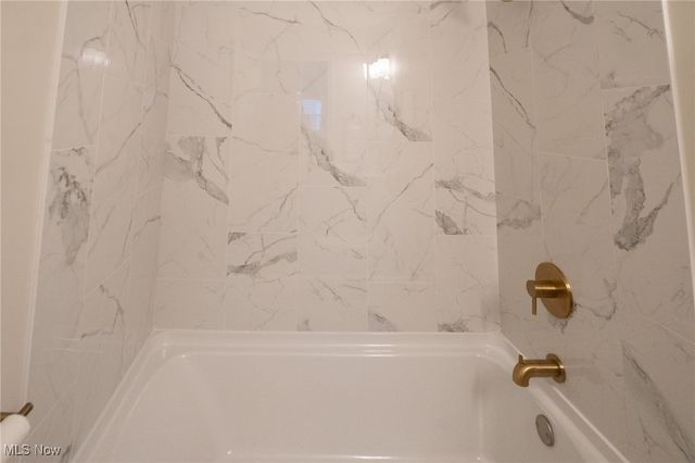 236 Adams Avenue, Cuyahoga Falls, OH 44221