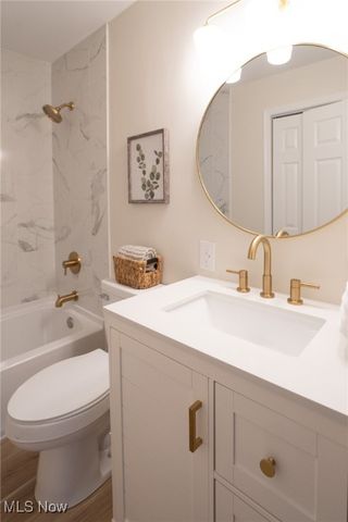 236 Adams Avenue, Cuyahoga Falls, OH 44221