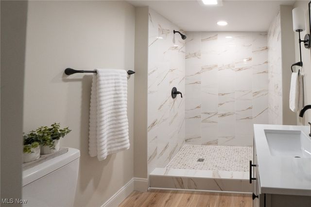 236 Adams Avenue, Cuyahoga Falls, OH 44221