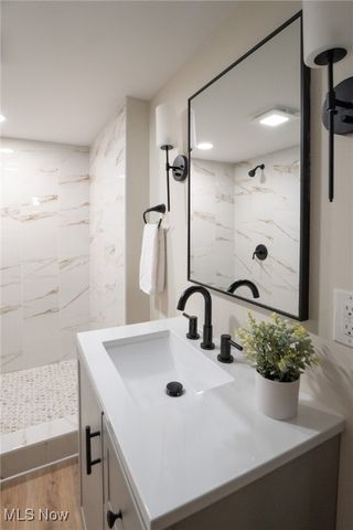 236 Adams Avenue, Cuyahoga Falls, OH 44221