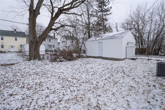 236 Adams Avenue, Cuyahoga Falls, OH 44221