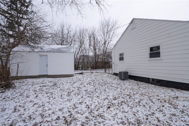 236 Adams Avenue, Cuyahoga Falls, OH 44221