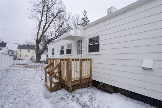 236 Adams Avenue, Cuyahoga Falls, OH 44221