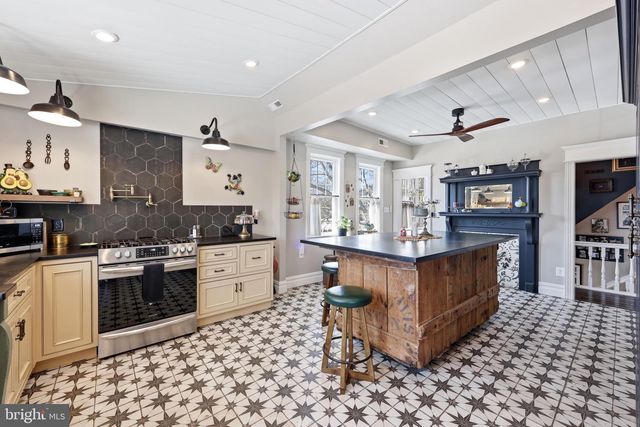 237 BROADWAY, Laurel Springs, NJ 08021