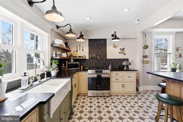 237 BROADWAY, Laurel Springs, NJ 08021