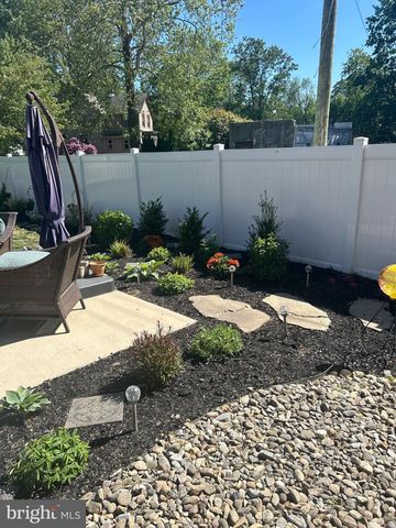 237 BROADWAY, Laurel Springs, NJ 08021