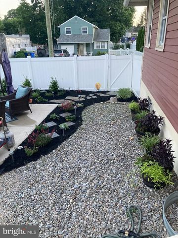 237 BROADWAY, Laurel Springs, NJ 08021