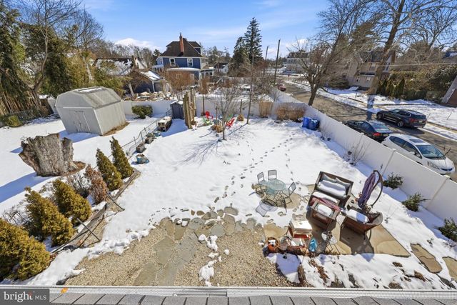 237 BROADWAY, Laurel Springs, NJ 08021