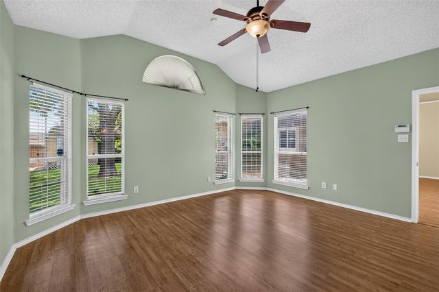 2608 Rochelle Drive, Mckinney, TX 75070