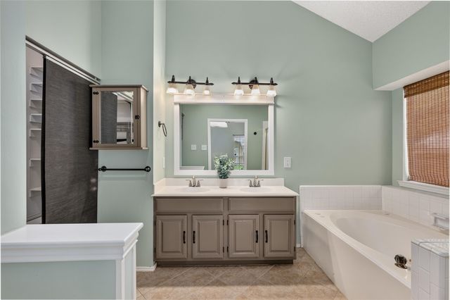 2608 Rochelle Drive, Mckinney, TX 75070