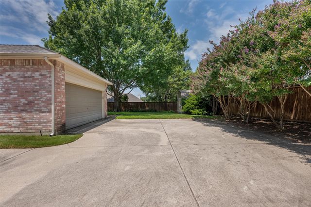 2608 Rochelle Drive, Mckinney, TX 75070