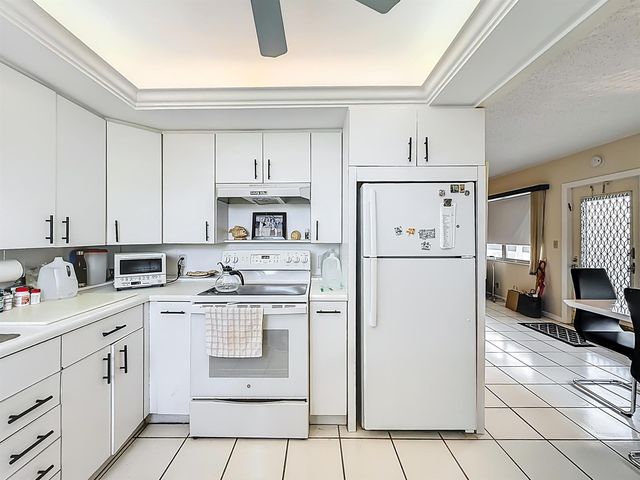 2114 Oakridge V, Deerfield Beach, FL 33442